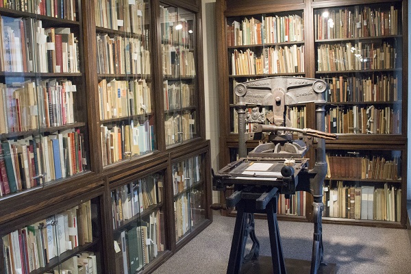 Rare Books & Special Collections Guided Tour (bilingual)