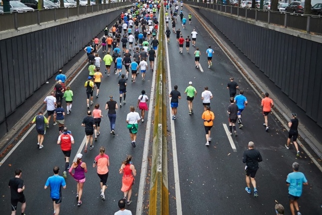 marathon runners on the street